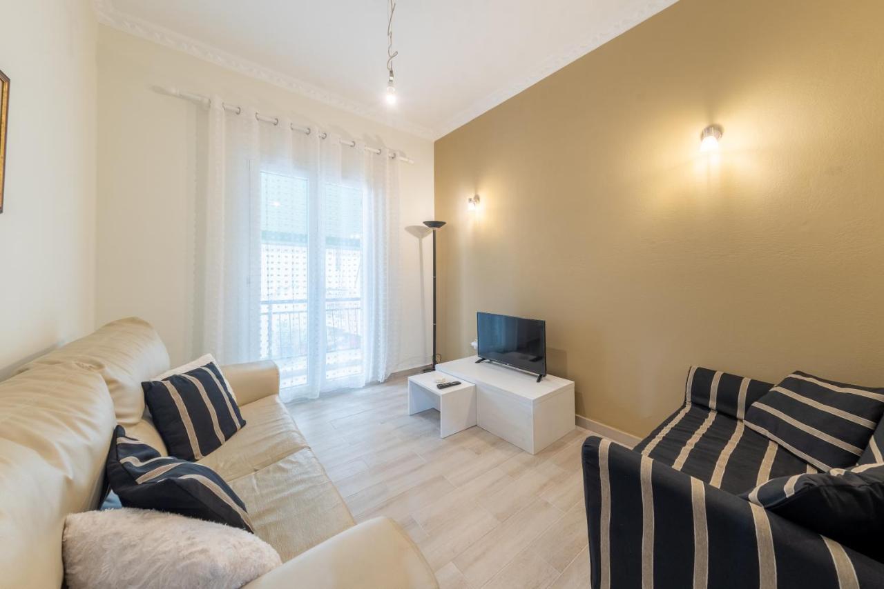 Island's Happy Apartment